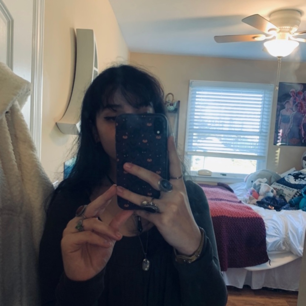 Meet your Posher, Alyssa